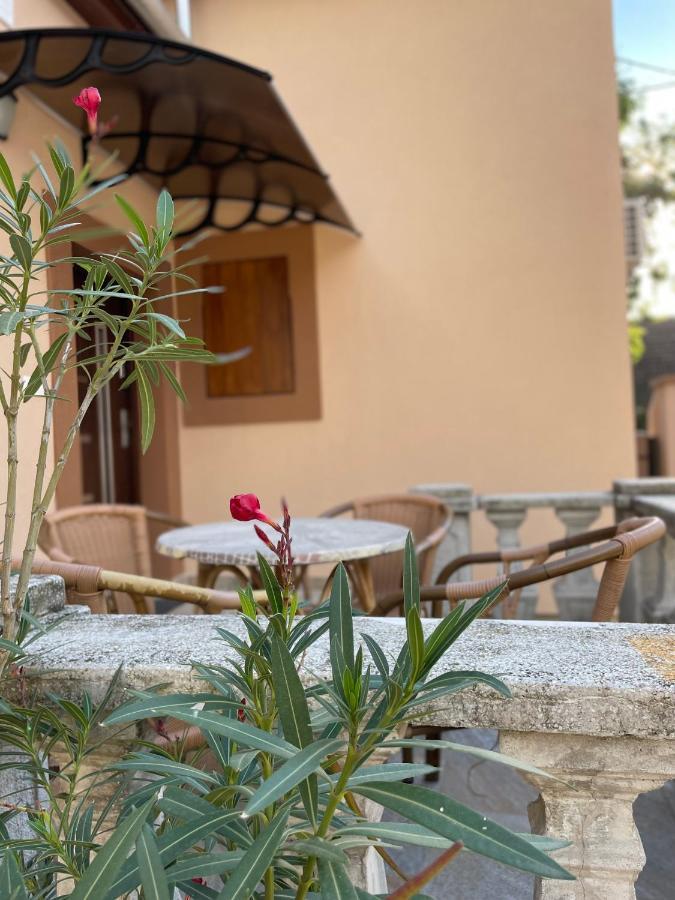 קישקונהלש Kovacs Apartmanhaz מראה חיצוני תמונה